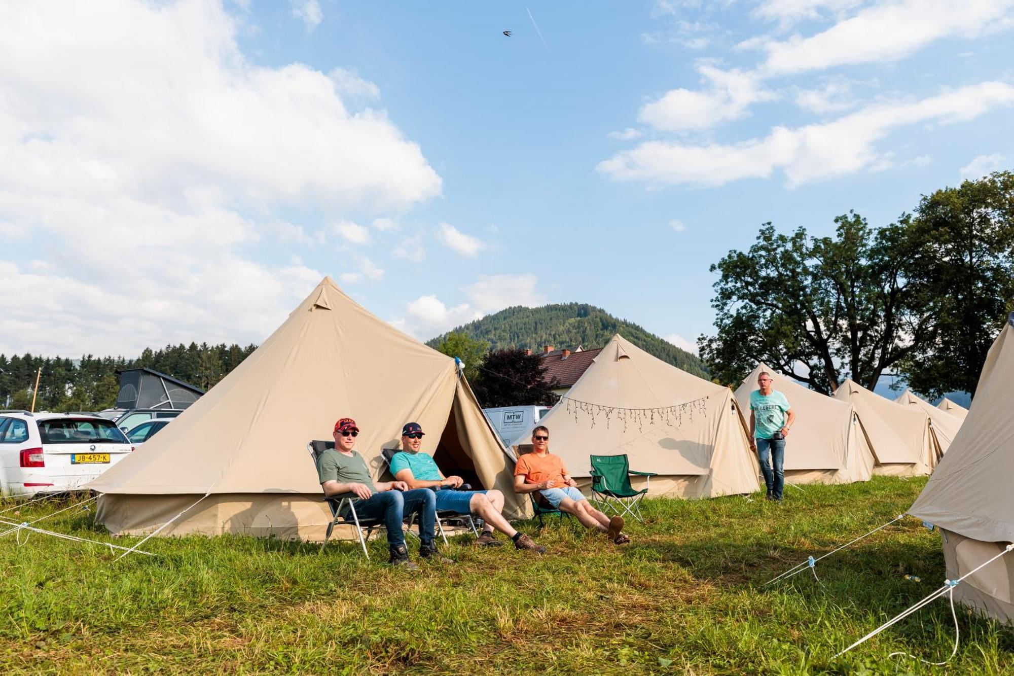 Racingtours Racecamp - Spielberg Hotell Spielberg Bei Knittelfeld Rum bild